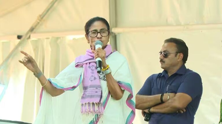 মোদির জাতির উদ্দেশে ভাষণ ঘিরে কটাক্ষ মমতার, “ওনার ভাষণ মানে মিথ্যা ও জুমলা”